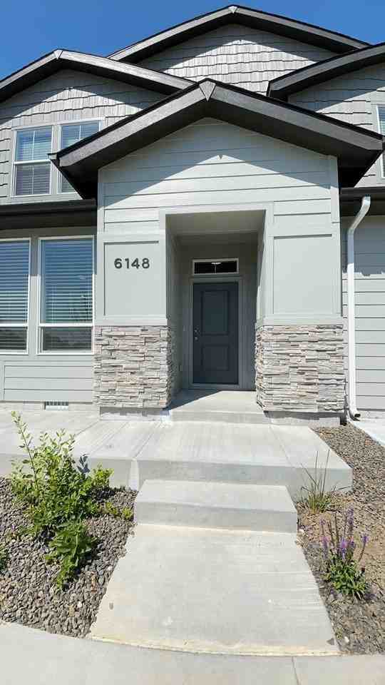 6143 N Tarako Ave - Photo 2 of 31