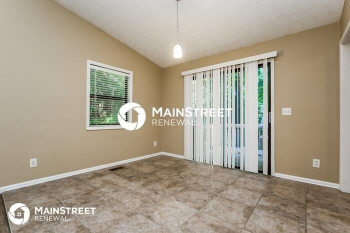 2490 Deerfield Dr Nw - Photo 3 of 15