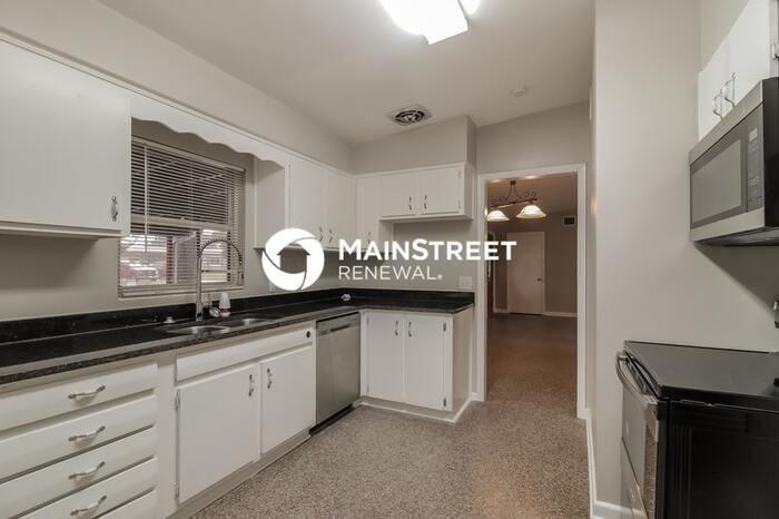 4310 Yorkshire Ln - Photo 6 of 16