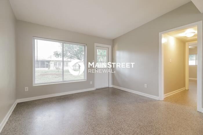 4310 Yorkshire Ln - Photo 7 of 16