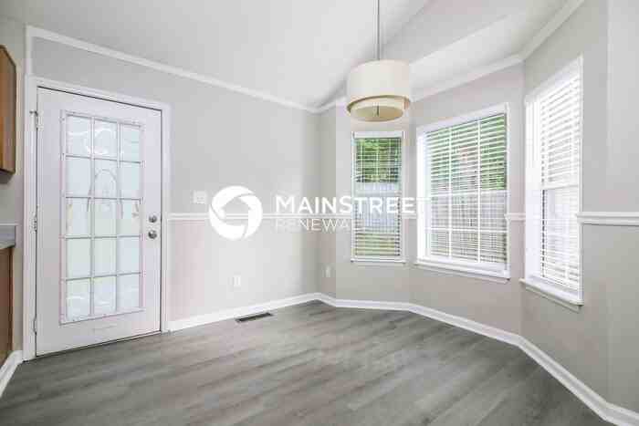 818 Riverbark Ln - Photo 6 of 16