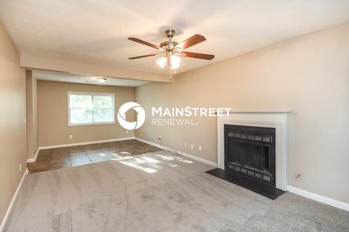 867 Oakhill Ct - Photo 4 of 17