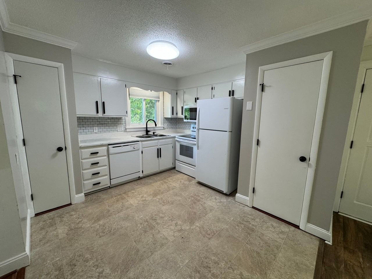 4100 Pittsford Rd - Photo 6 of 14