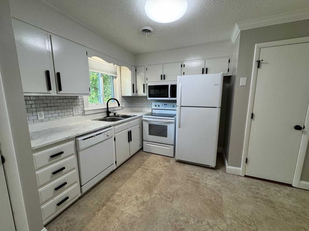 4100 Pittsford Rd - Photo 7 of 14