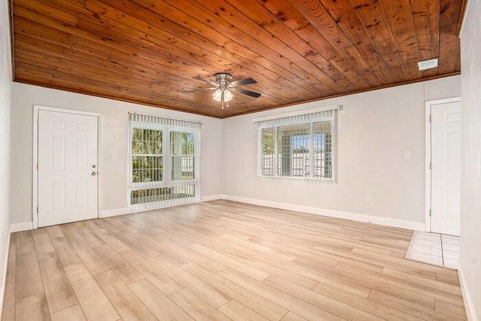 5305 Whiteway Dr - Photo 4 of 21