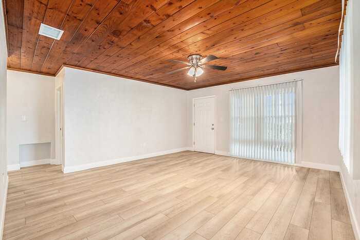 5305 Whiteway Dr - Photo 7 of 21