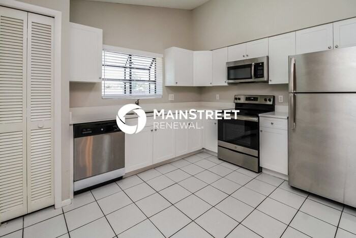 9905 Piney Point Cir - Photo 6 of 16