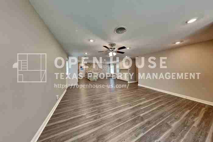 1318 Greenbriar St - Photo 5 of 20