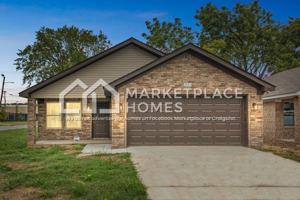 featured image of 823 W 20th St