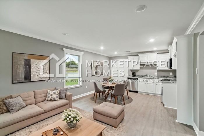 823 W 20th St - Photo 5 of 22