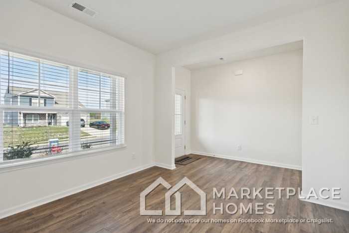 2962 Berna Way - Photo 6 of 33