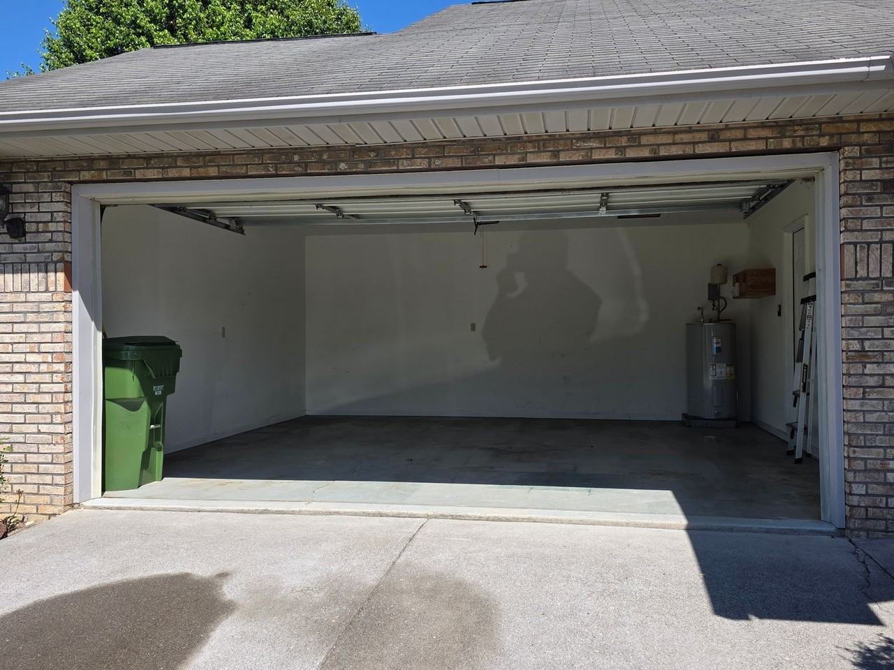 1012 Willow Creek Cir - Photo 3 of 24
