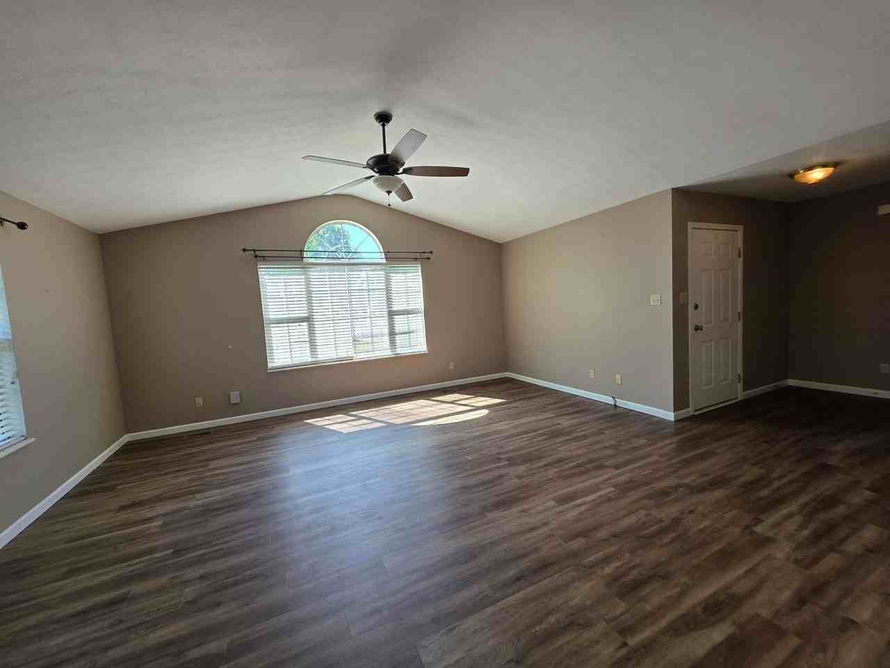 1012 Willow Creek Cir - Photo 5 of 24