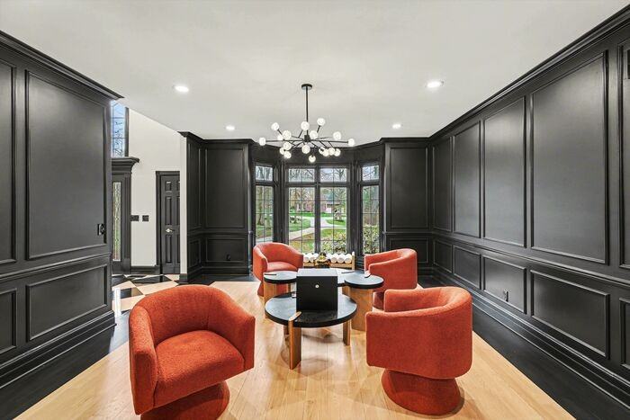 6986 Montgomery Dr - Photo 7 of 26