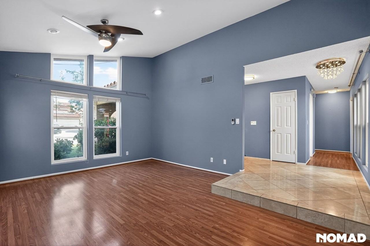 23119 Valerio St - Photo 6 of 39