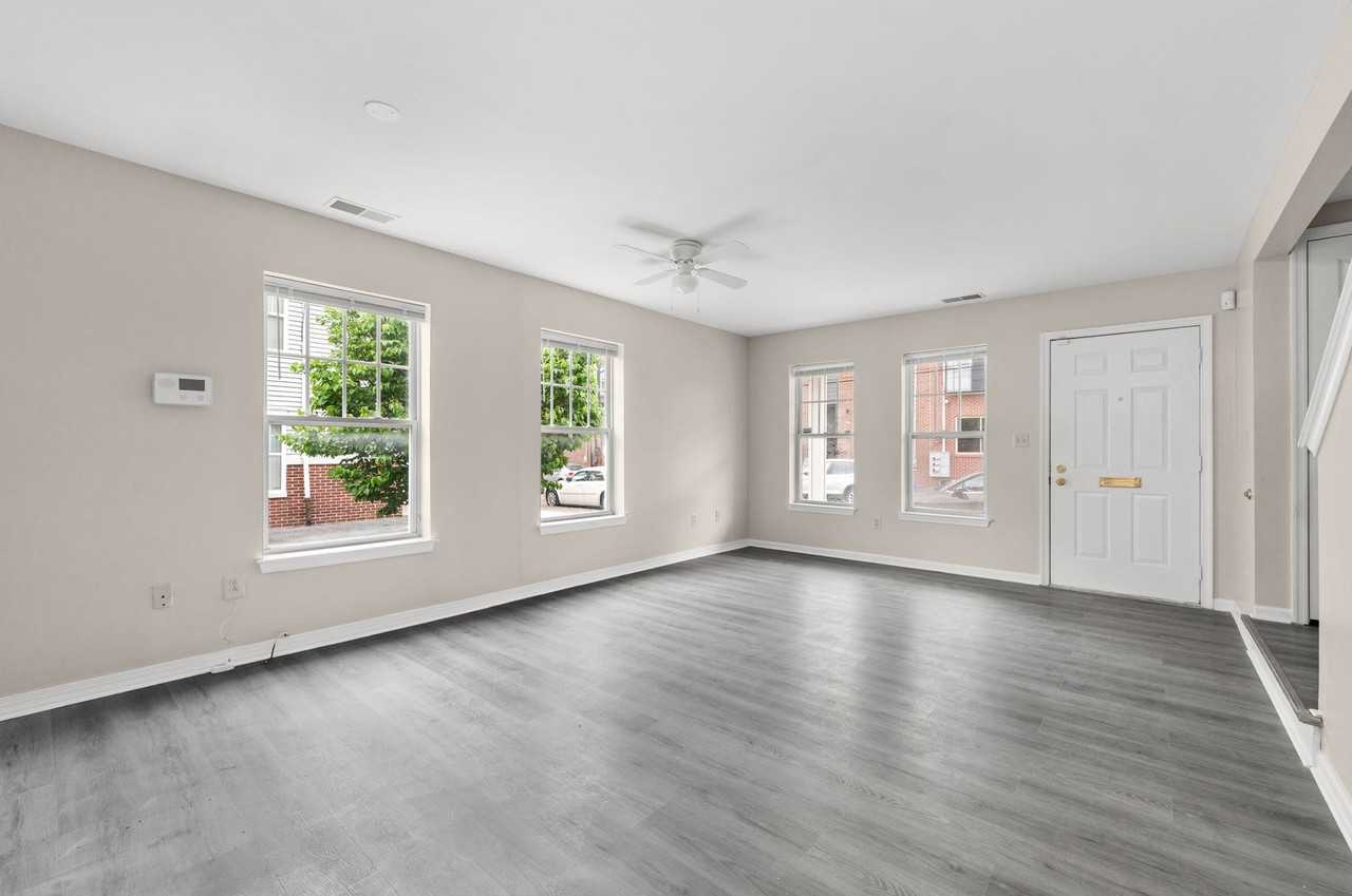 1921 N 8th St - Photo 2 of 21