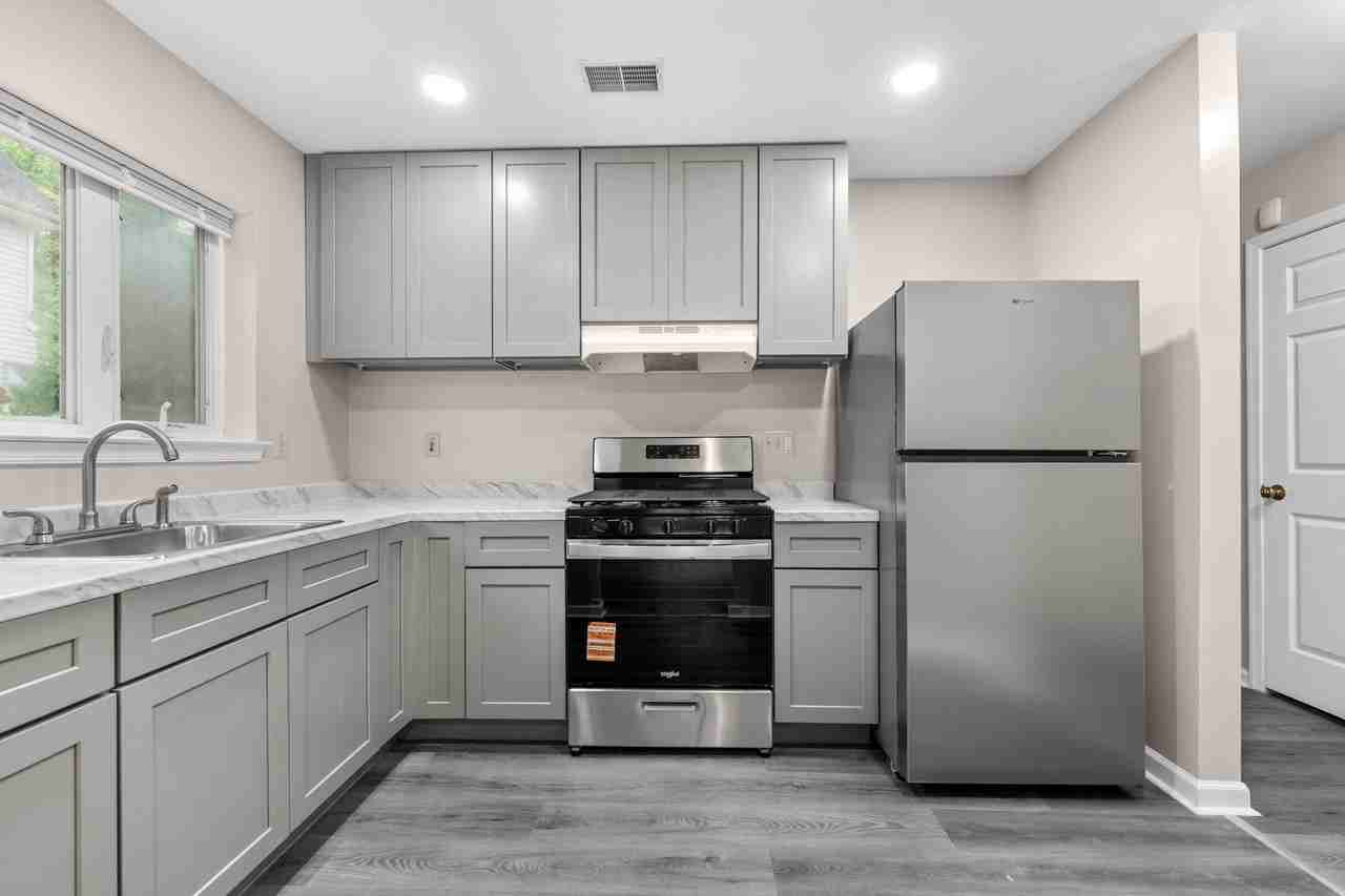 1921 N 8th St - Photo 6 of 21