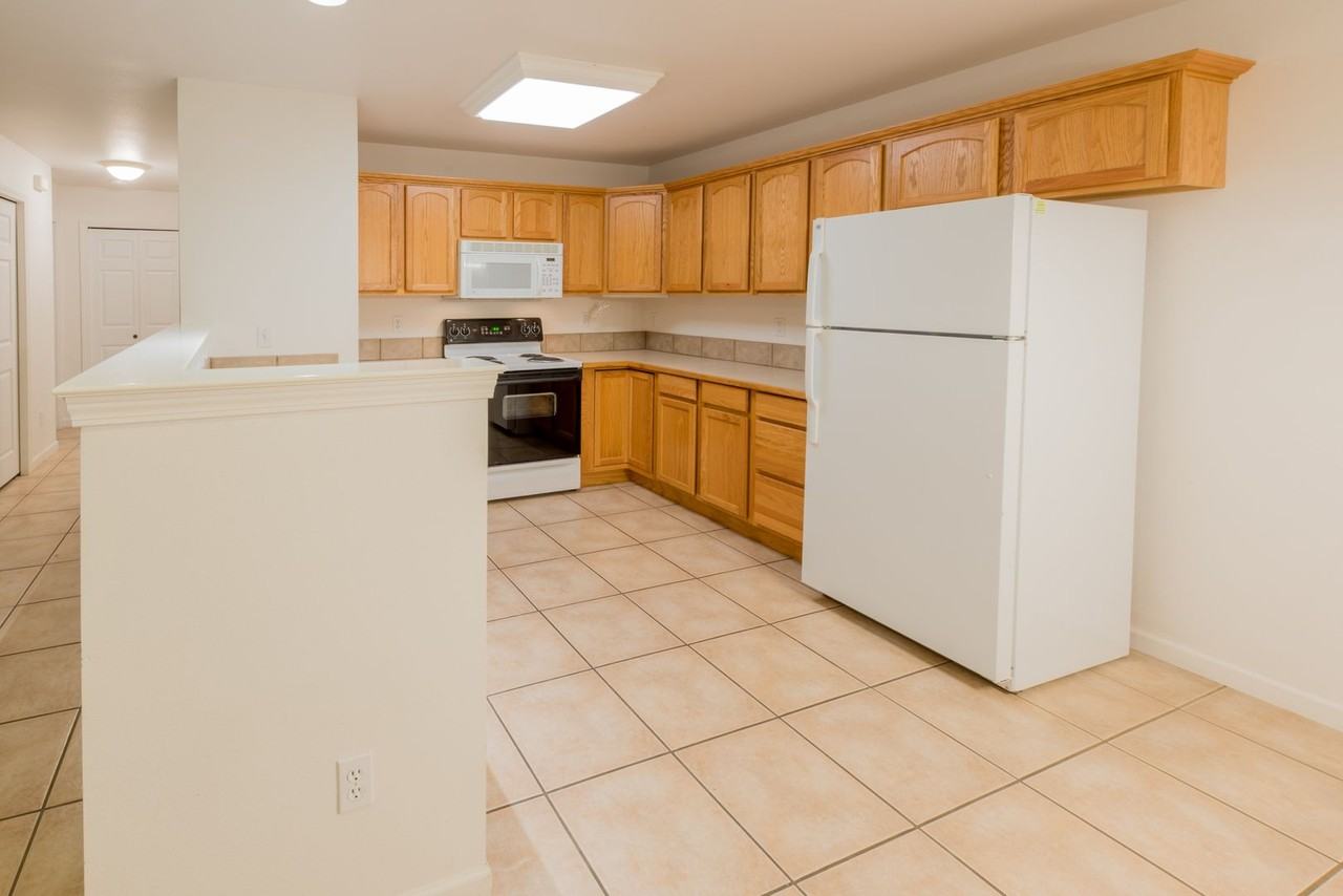 632 Sw Bade Ave - Photo 3 of 18