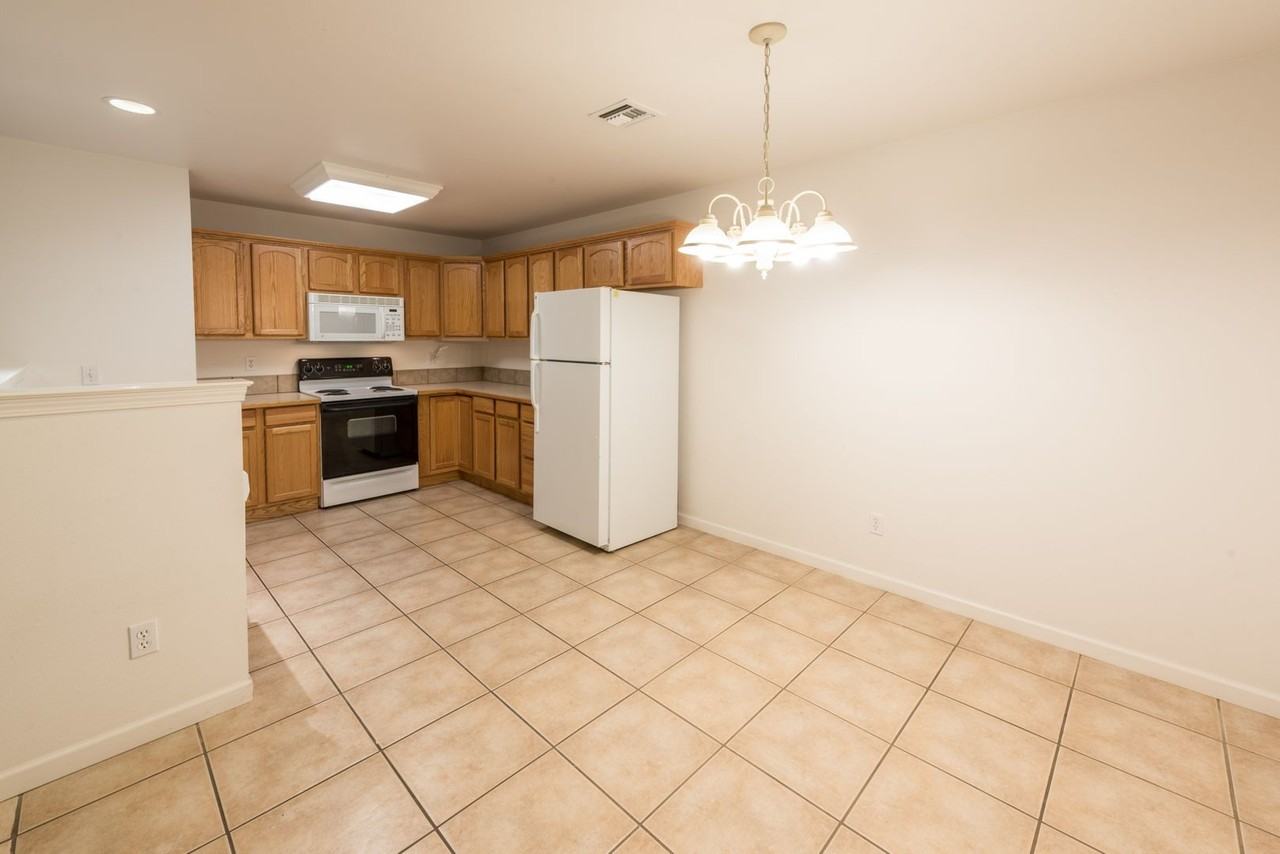 632 Sw Bade Ave - Photo 4 of 18