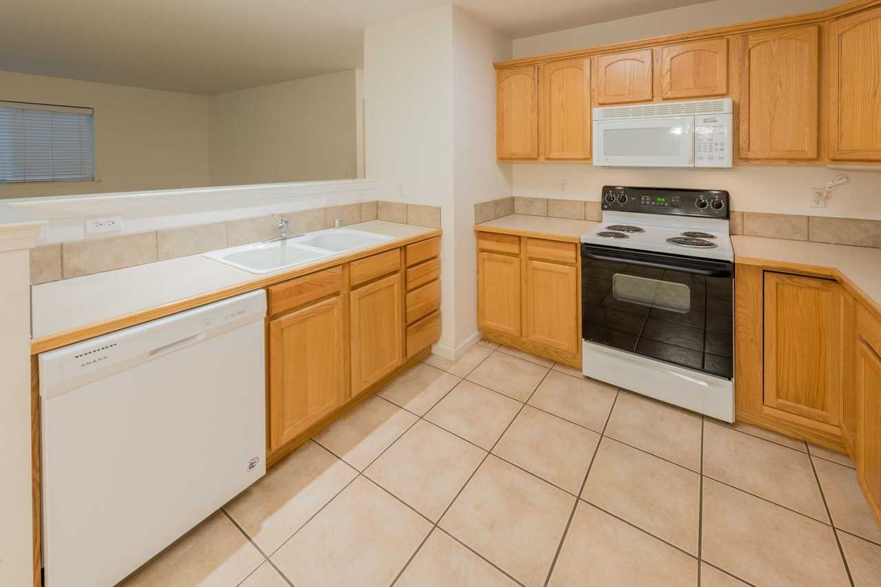 632 Sw Bade Ave - Photo 5 of 18