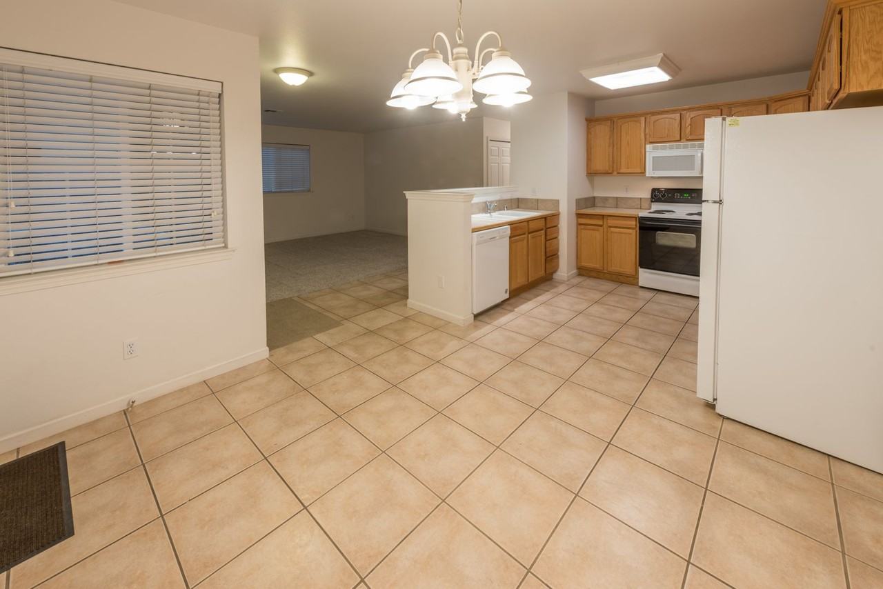 632 Sw Bade Ave - Photo 6 of 18