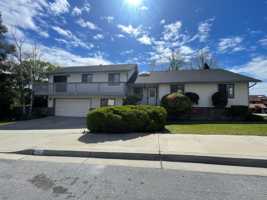 featured image of 1095 Robin Cir