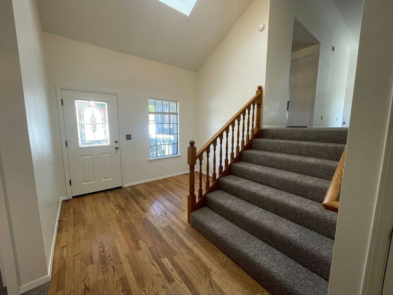 1095 Robin Cir - Photo 4 of 26