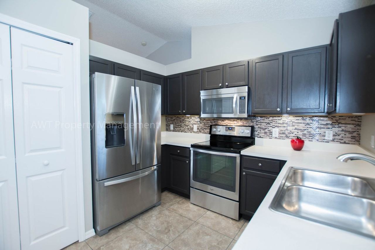 131 Rae Dr - Photo 3 of 23