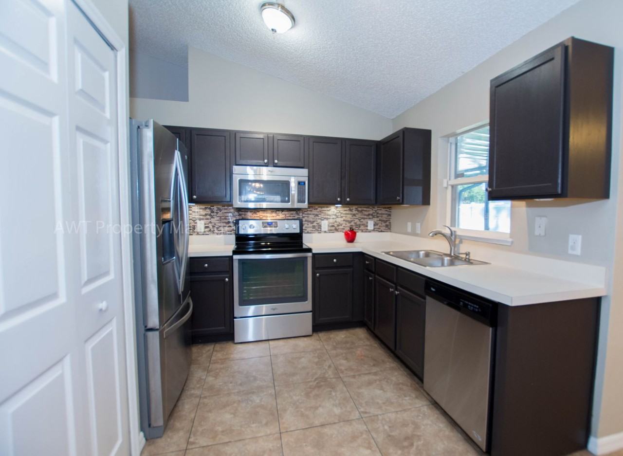 131 Rae Dr - Photo 4 of 23