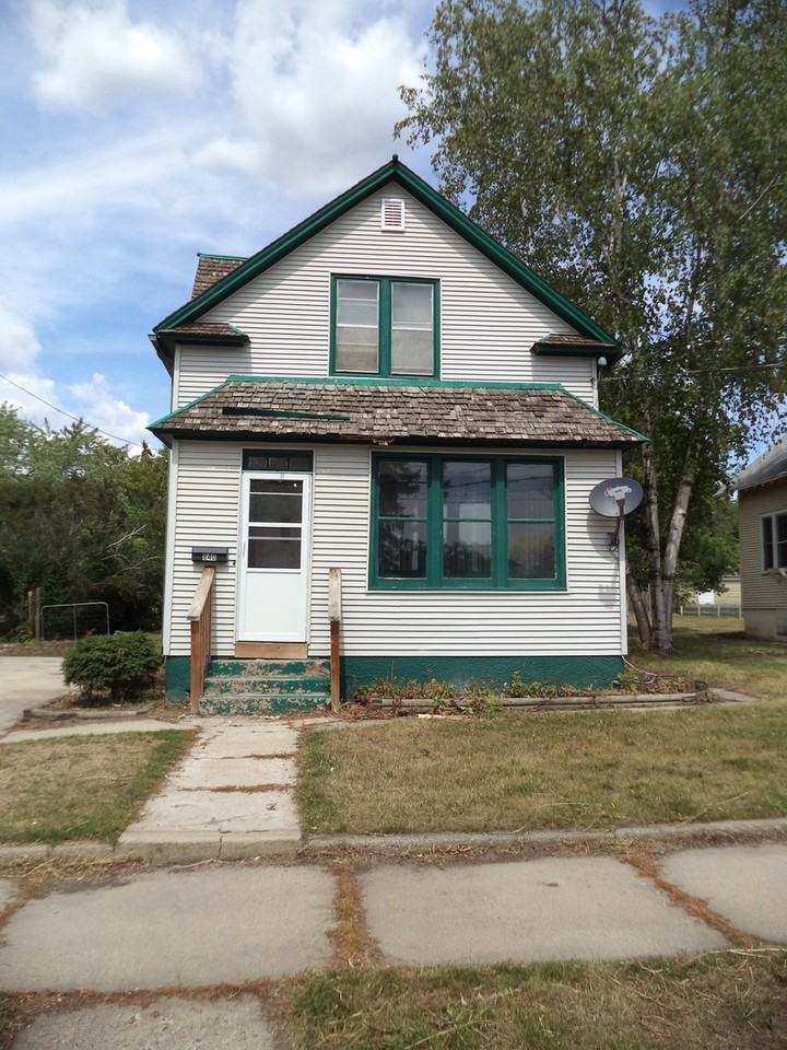 840 10th Ave Nw - Photo 2 of 4