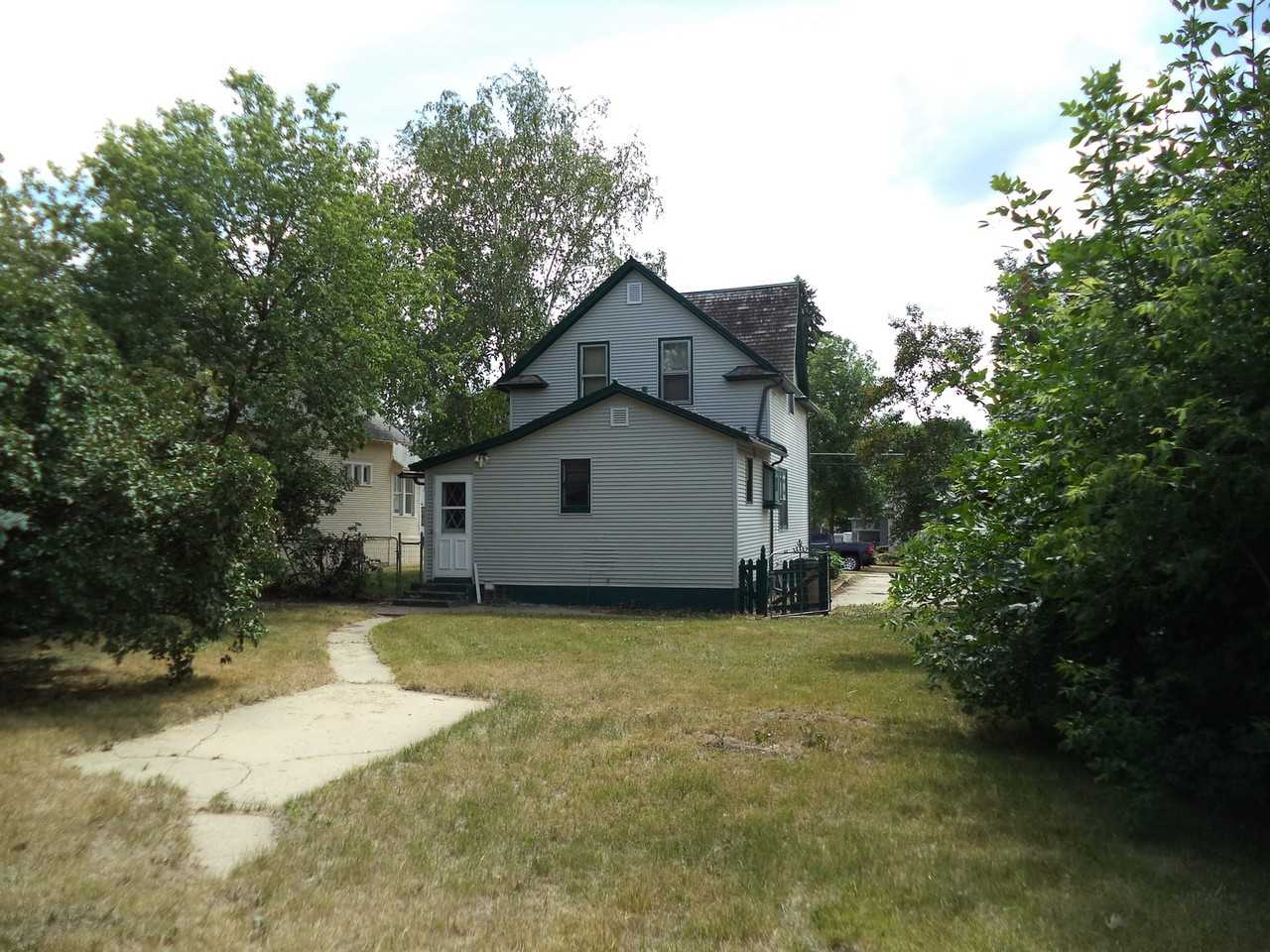 840 10th Ave Nw - Photo 4 of 4