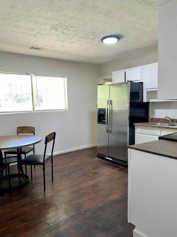 777 Jeb Stuart Dr - Photo 4 of 11