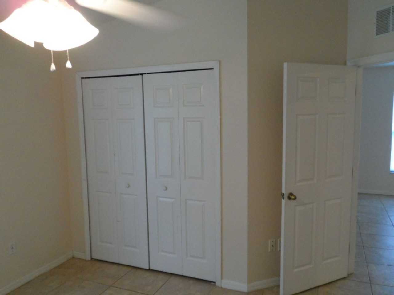 521 Hancock Bridge Pkwy - Photo 7 of 10