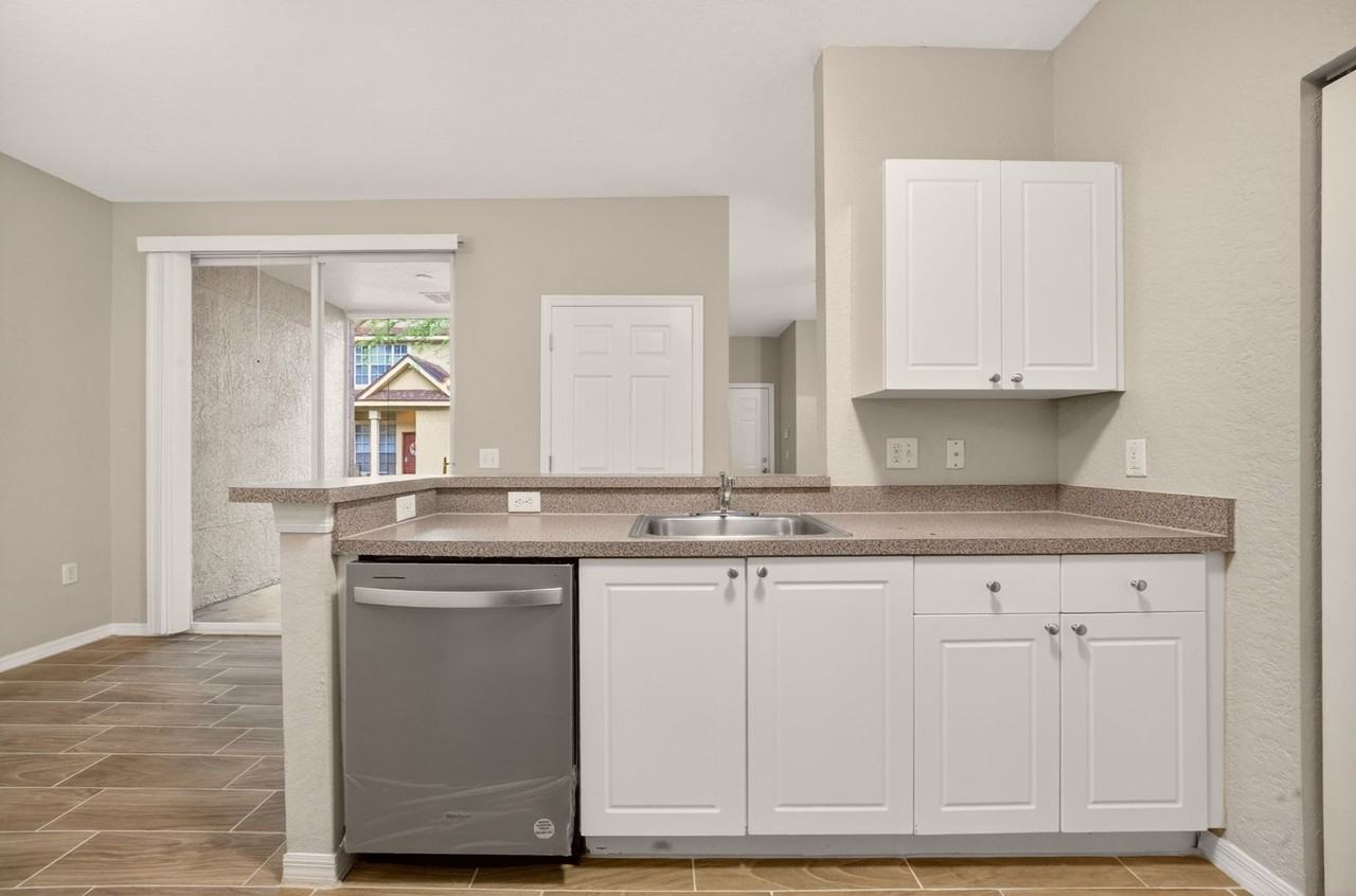 850 Grand Regency Pointe #104 - Photo 6 of 15