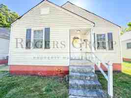 featured image of 516 N Clark St