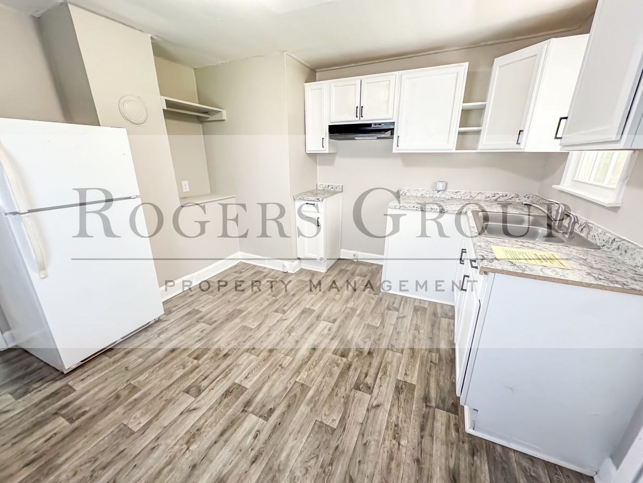 516 N Clark St - Photo 2 of 8