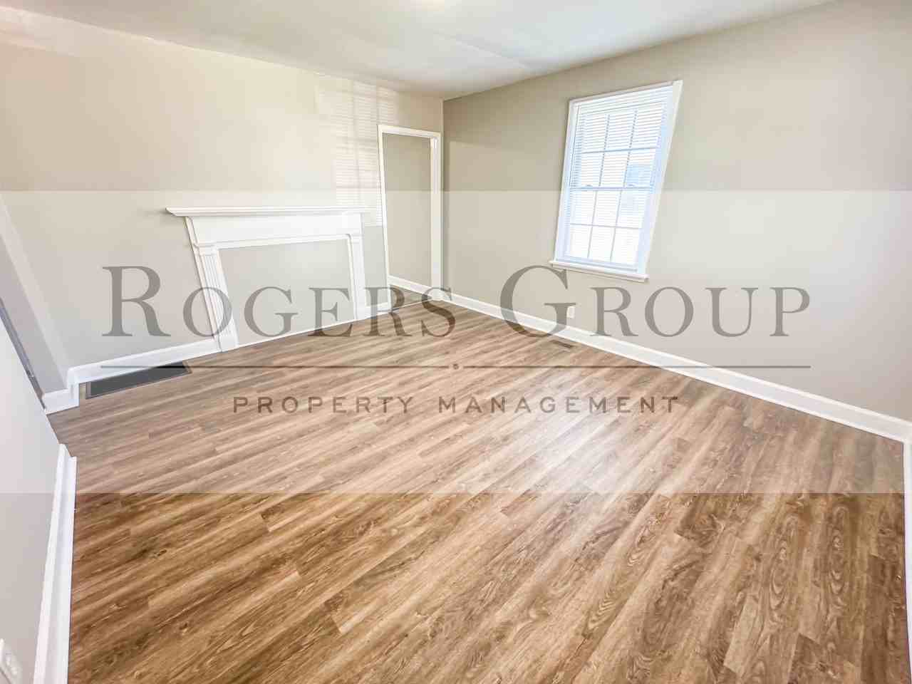 516 N Clark St - Photo 7 of 8