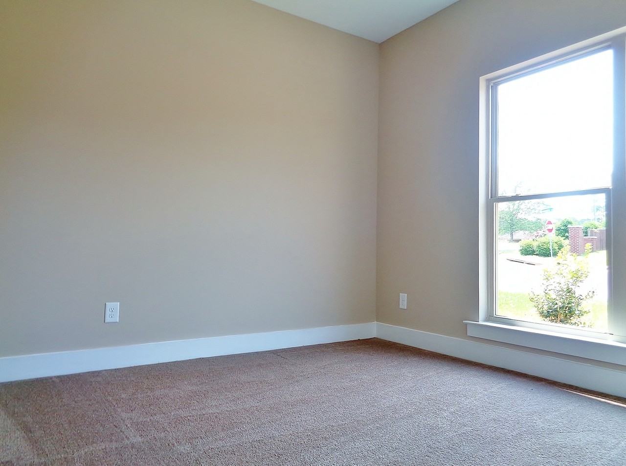 11509 Andrew Way - Photo 3 of 28