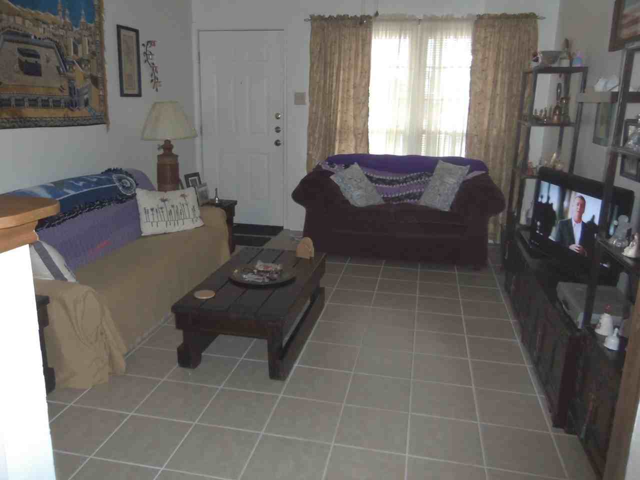 914 Stetson Ave - Photo 2 of 9