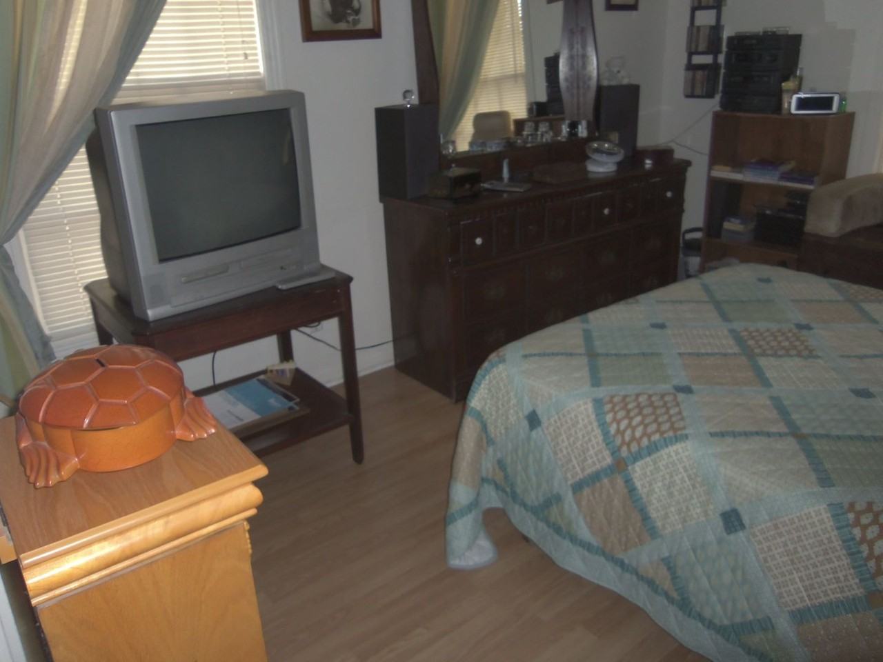 914 Stetson Ave - Photo 4 of 9