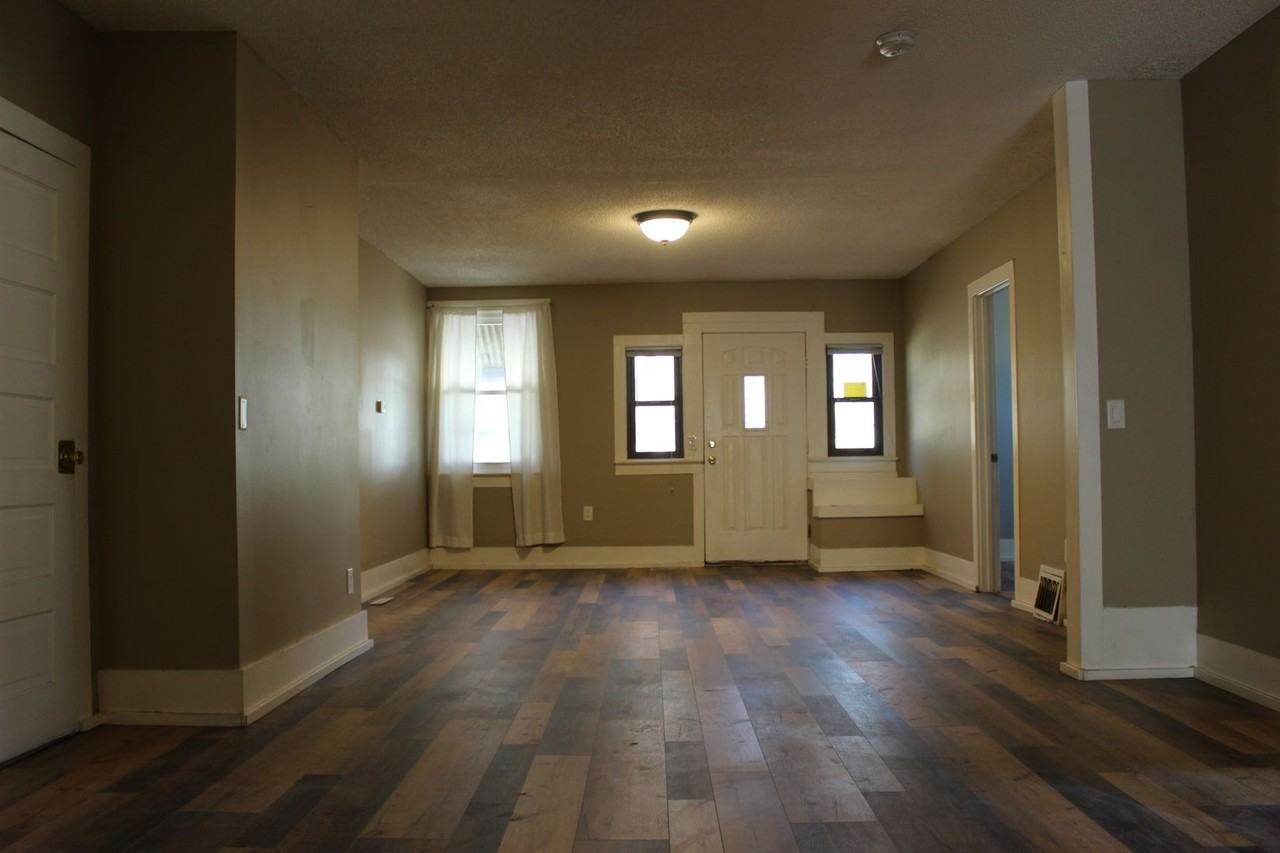 630 7th Ave - Photo 6 of 30