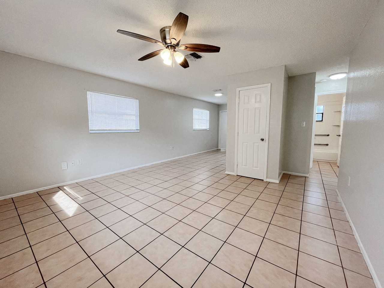 5723 Silver Spur Dr - Photo 4 of 12