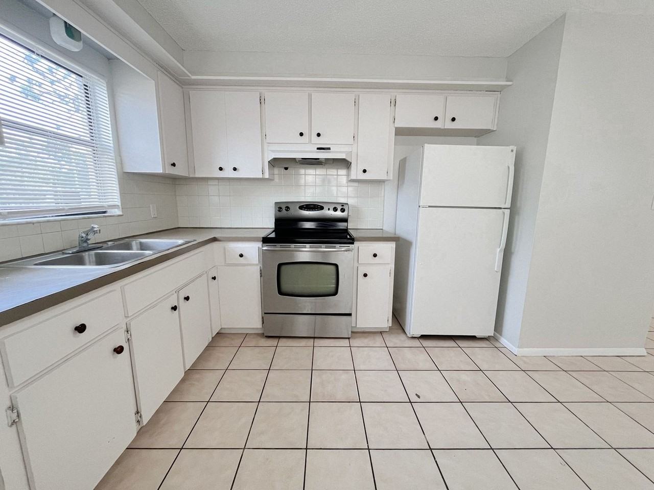 5723 Silver Spur Dr - Photo 5 of 12