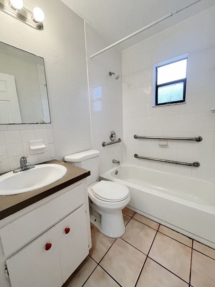 5723 Silver Spur Dr - Photo 7 of 12