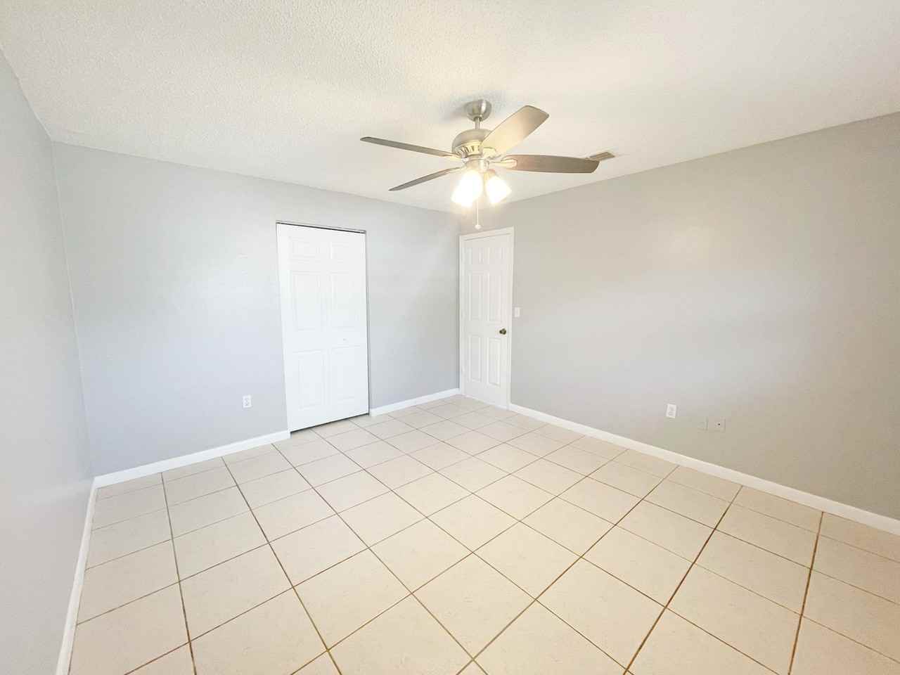 1551 Swordbill Dr - Photo 3 of 5