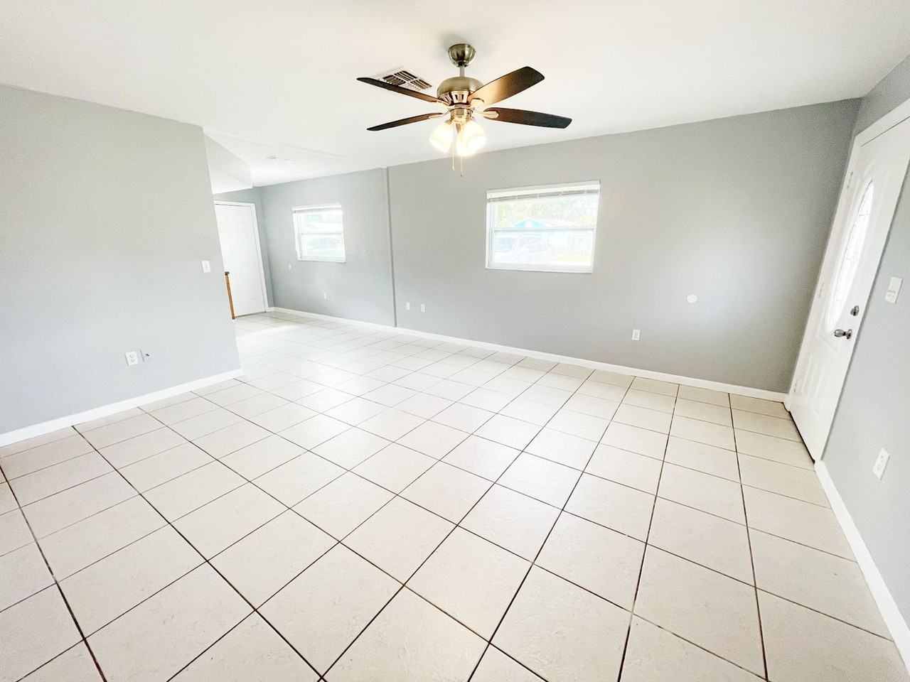 1551 Swordbill Dr - Photo 4 of 5