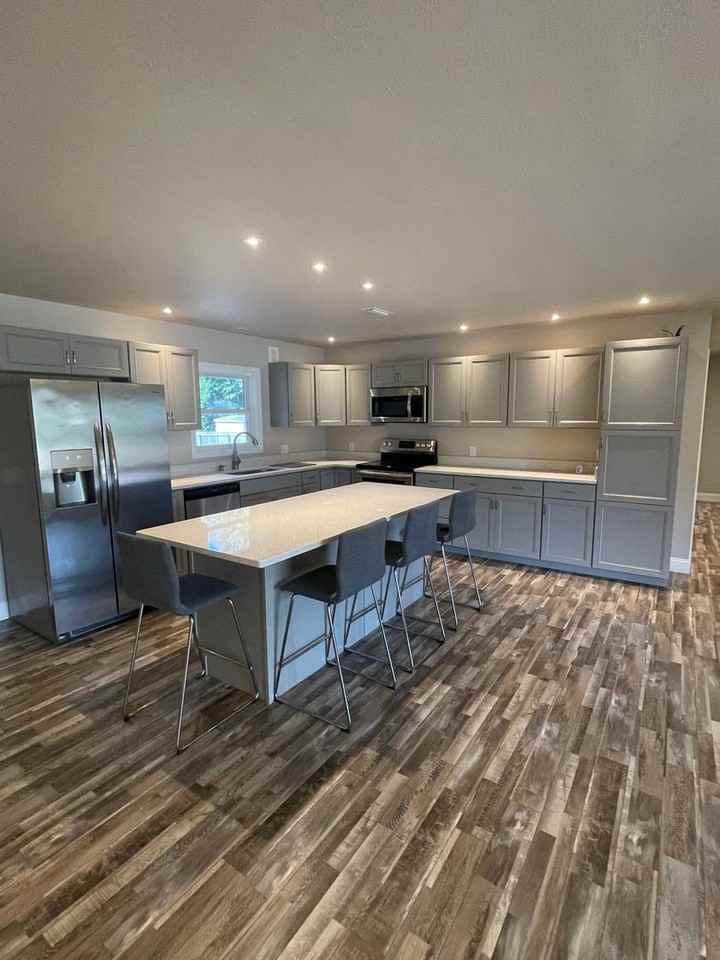 301 Shawnee St - Photo 3 of 13