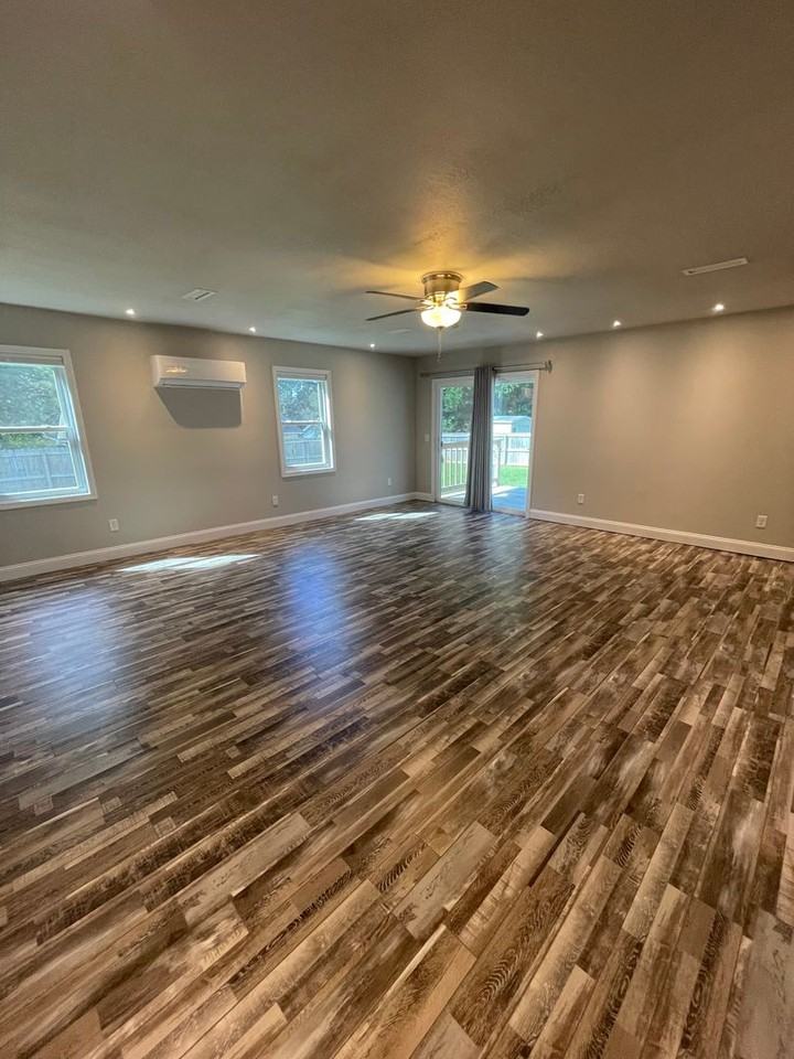 301 Shawnee St - Photo 5 of 13