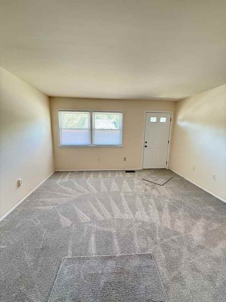 4515 Kenwood Dr - Photo 2 of 16