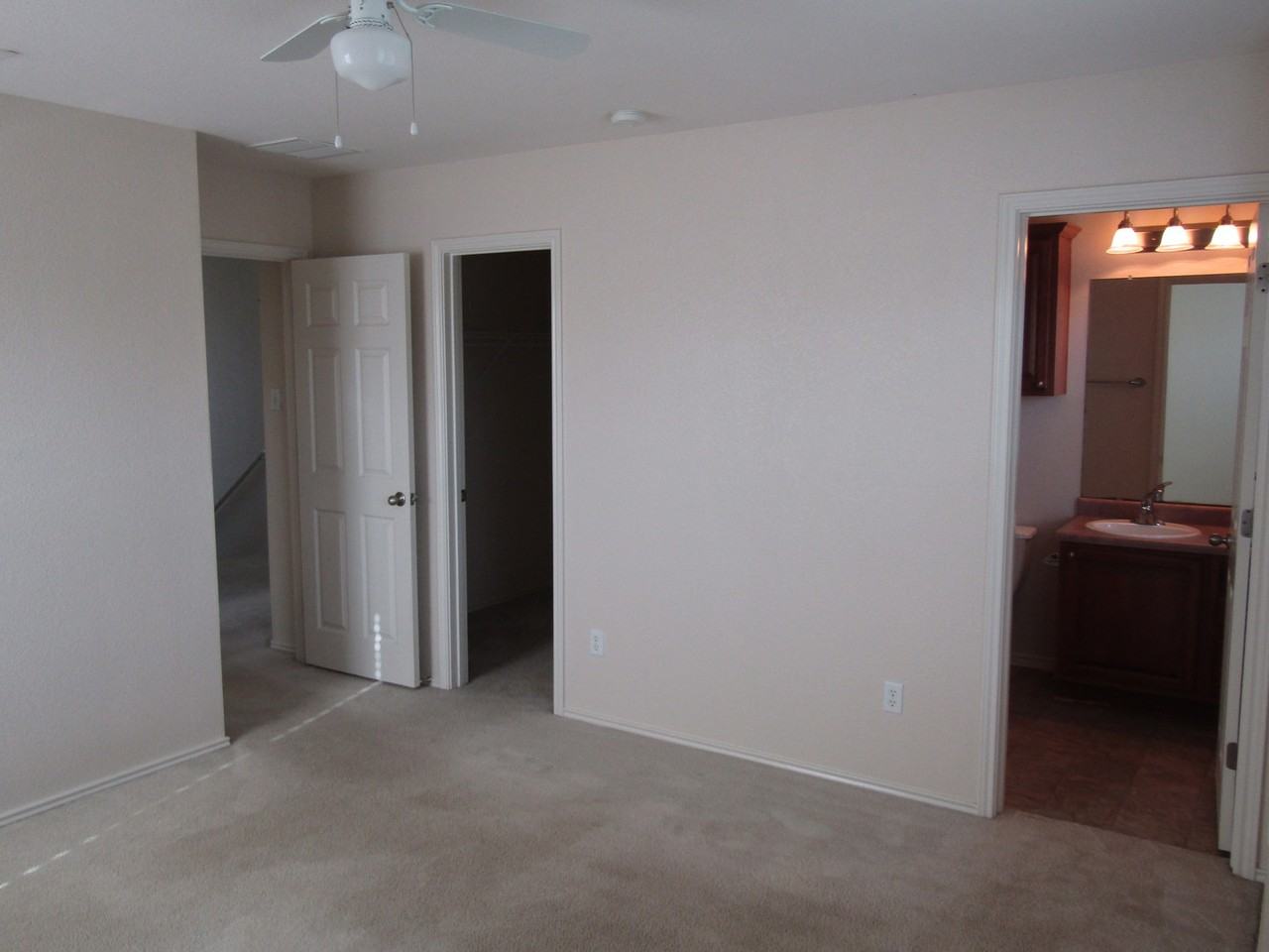 408 N Cascades Ave #1 - Photo 3 of 20